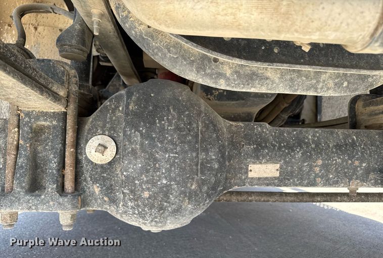 image for item DV2621 2013 International 7400 bucket truck