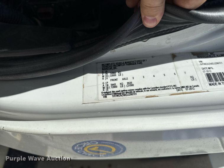 image for item DV2621 2013 International 7400 bucket truck