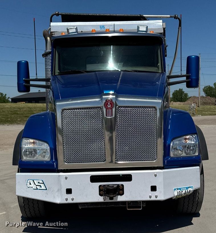 image for item DV2626 2018 Kenworth T880 dump truck