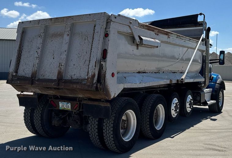 image for item DV2626 2018 Kenworth T880 dump truck