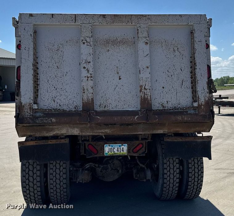 image for item DV2626 2018 Kenworth T880 dump truck