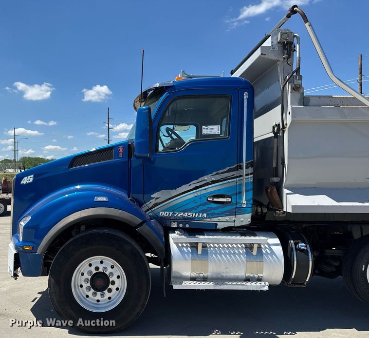 image for item DV2626 2018 Kenworth T880 dump truck