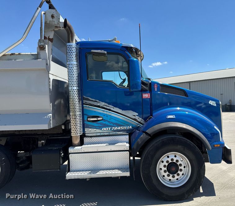 image for item DV2626 2018 Kenworth T880 dump truck
