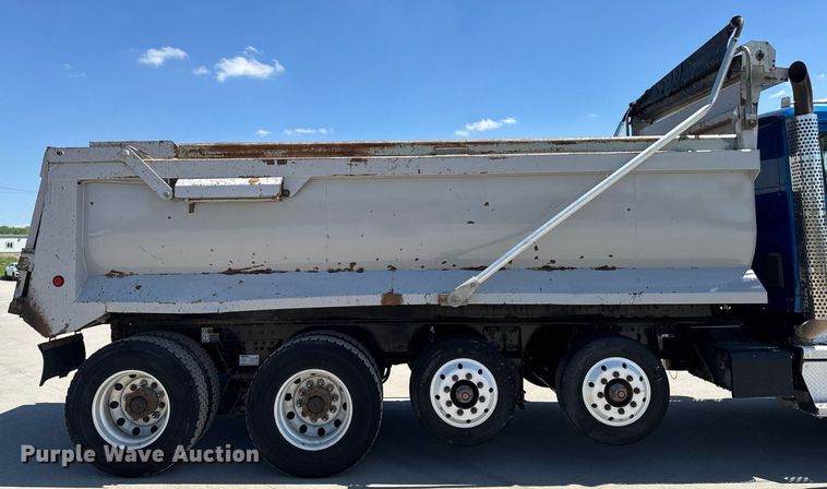 image for item DV2626 2018 Kenworth T880 dump truck