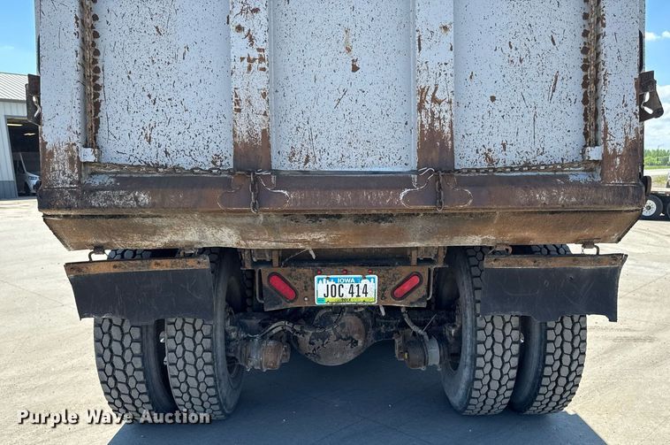 image for item DV2626 2018 Kenworth T880 dump truck