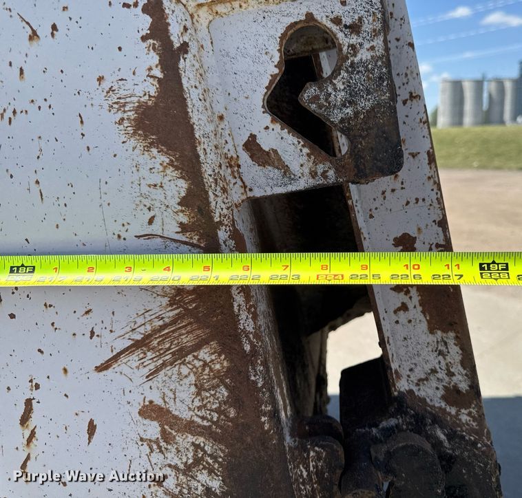 image for item DV2626 2018 Kenworth T880 dump truck