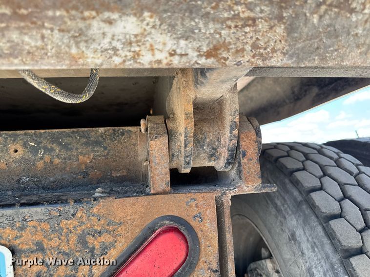 image for item DV2626 2018 Kenworth T880 dump truck