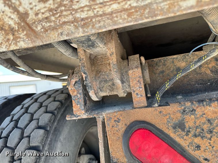 image for item DV2626 2018 Kenworth T880 dump truck