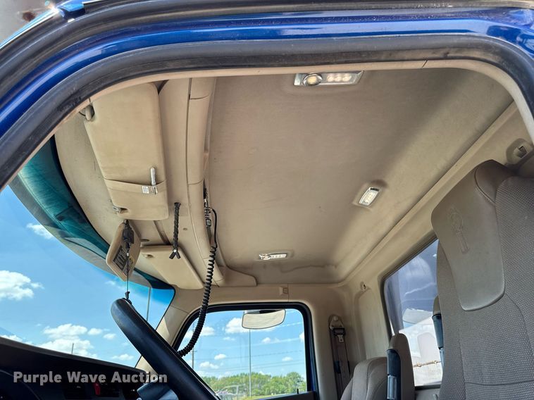 image for item DV2626 2018 Kenworth T880 dump truck