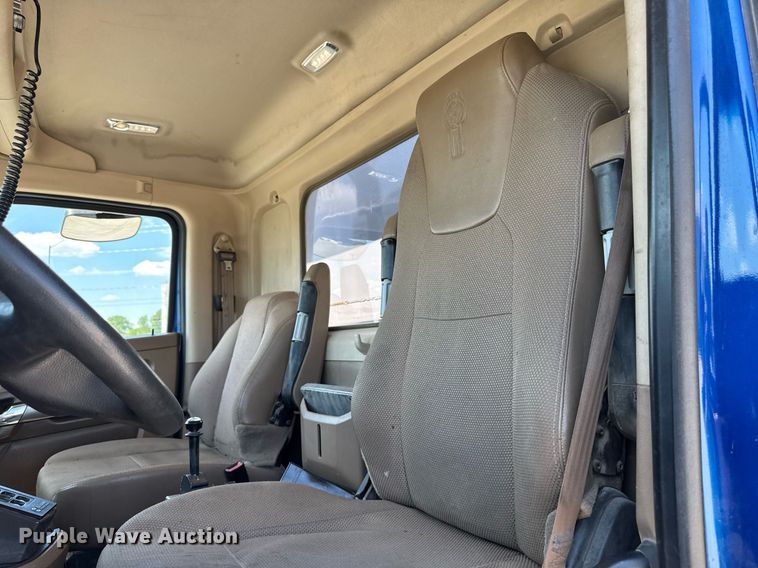 image for item DV2626 2018 Kenworth T880 dump truck