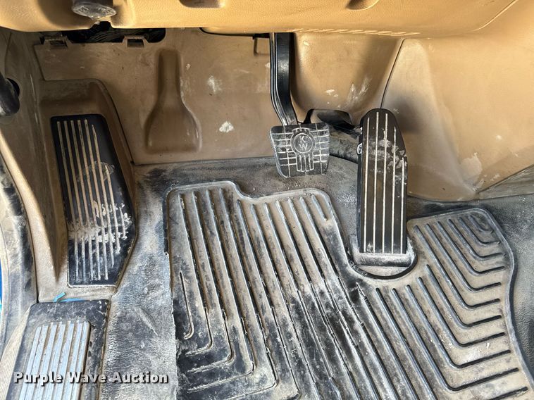 image for item DV2626 2018 Kenworth T880 dump truck