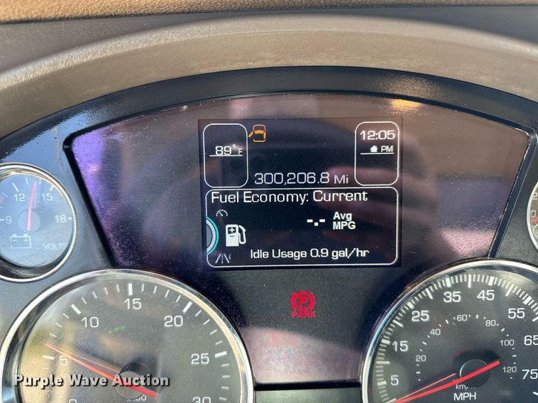 image for item DV2626 2018 Kenworth T880 dump truck