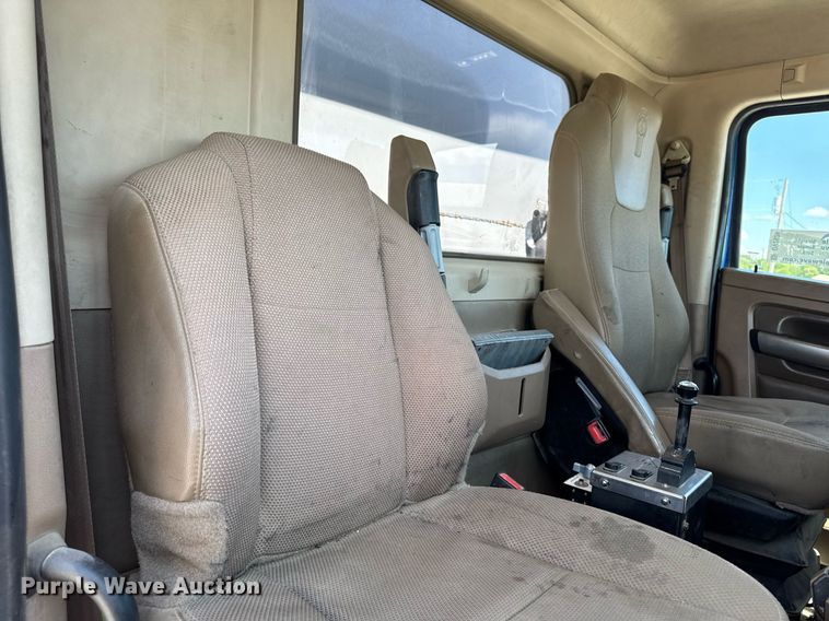 image for item DV2626 2018 Kenworth T880 dump truck