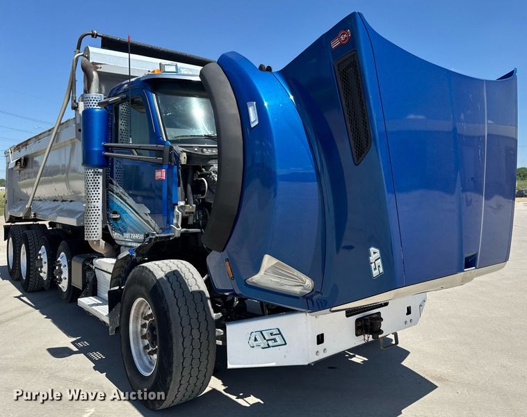 image for item DV2626 2018 Kenworth T880 dump truck