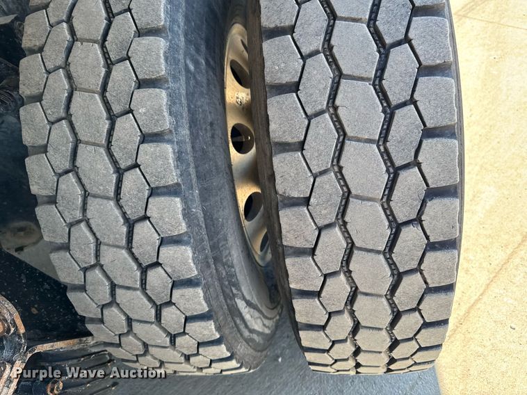 image for item DV2626 2018 Kenworth T880 dump truck