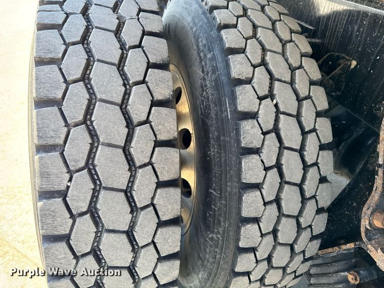 image for item DV2626 2018 Kenworth T880 dump truck