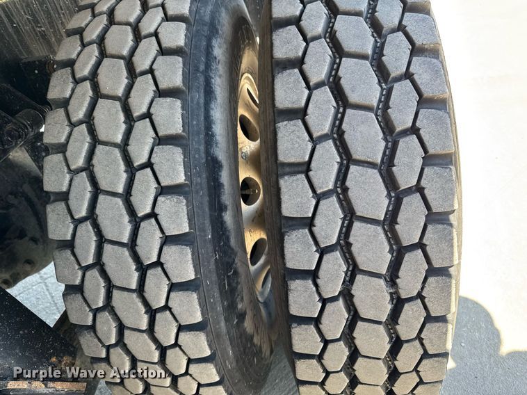 image for item DV2626 2018 Kenworth T880 dump truck