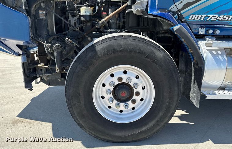 image for item DV2626 2018 Kenworth T880 dump truck