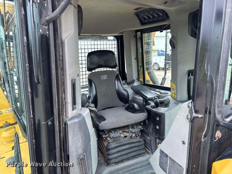 image for item DV2653 2012 Caterpillar D8T LGP dozer