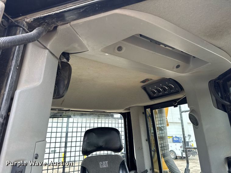 image for item DV2653 2012 Caterpillar D8T LGP dozer