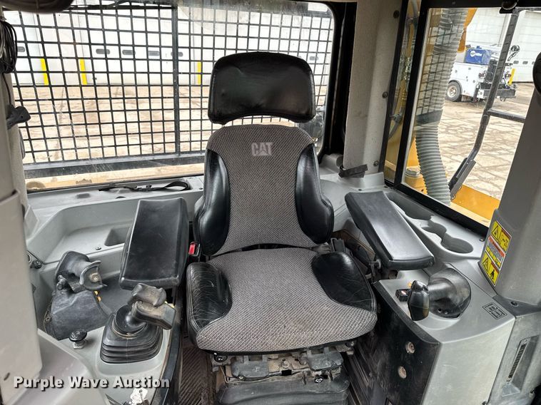 image for item DV2653 2012 Caterpillar D8T LGP dozer