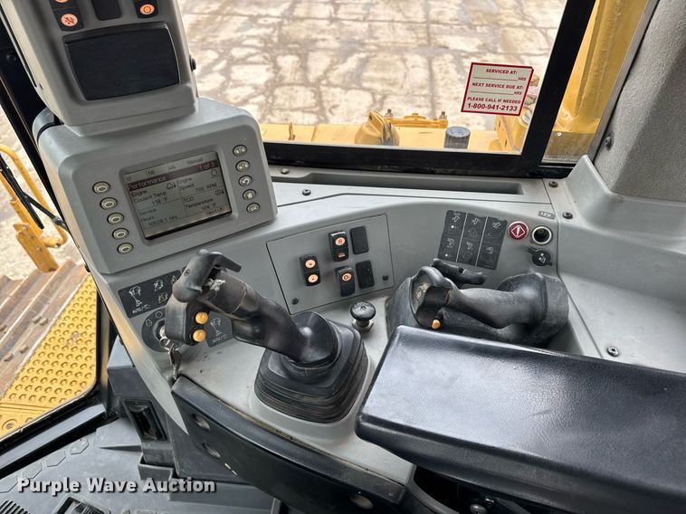 image for item DV2653 2012 Caterpillar D8T LGP dozer