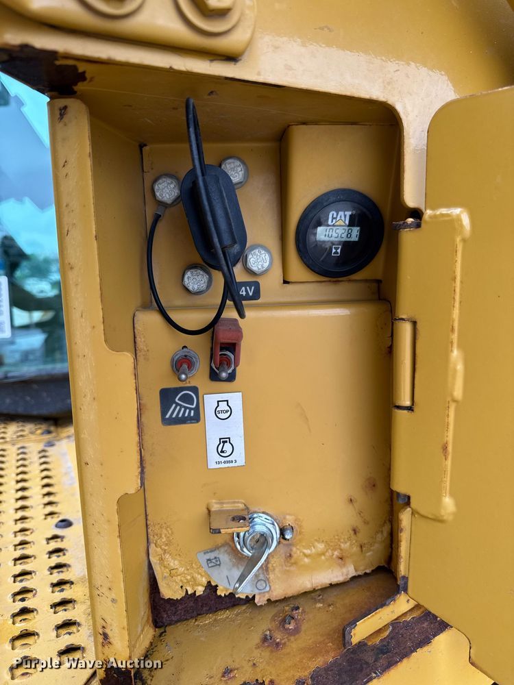 image for item DV2653 2012 Caterpillar D8T LGP dozer