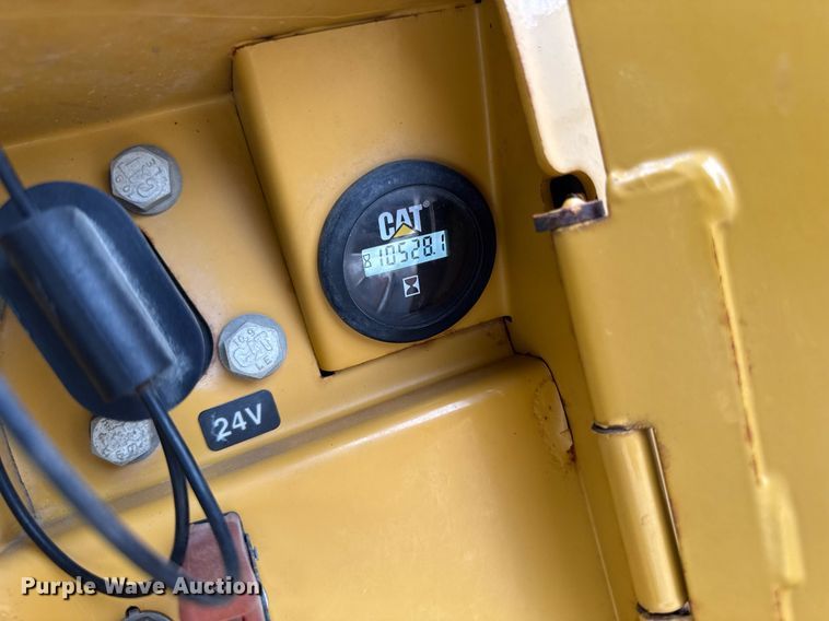 image for item DV2653 2012 Caterpillar D8T LGP dozer