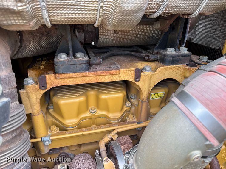 image for item DV2653 2012 Caterpillar D8T LGP dozer