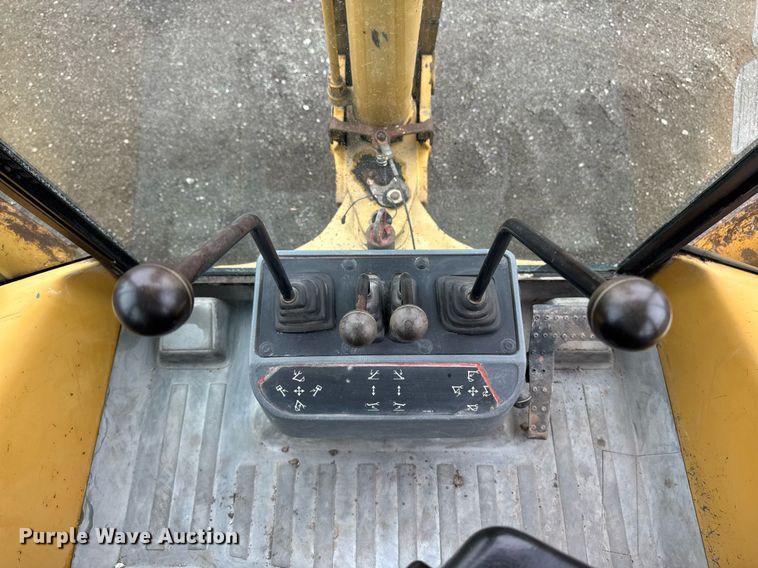 image for item DV2654 1998 Caterpillar 416C backhoe