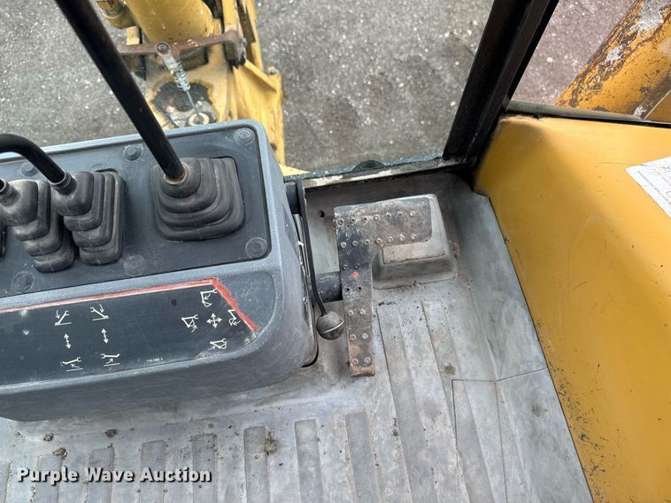 image for item DV2654 1998 Caterpillar 416C backhoe