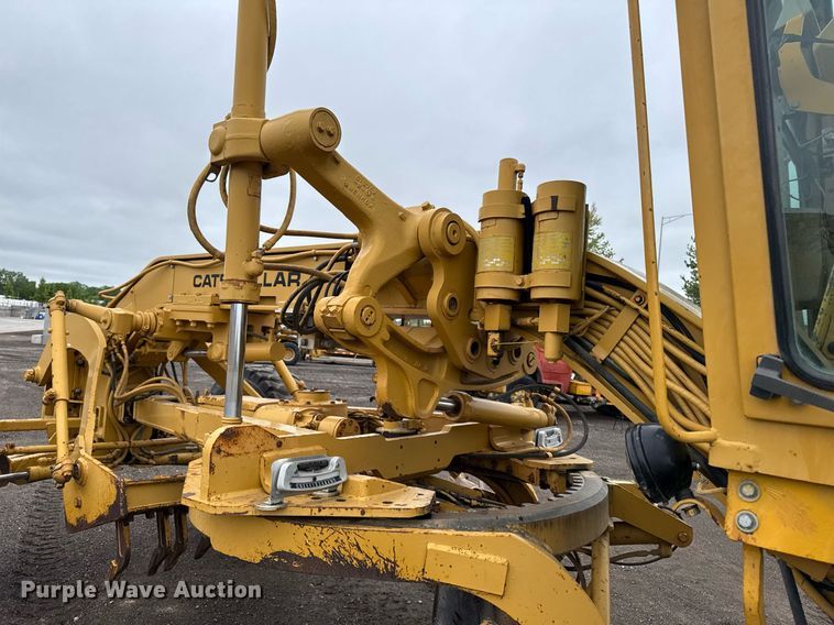 image for item DV2655 1985 Caterpillar 140G motor grader