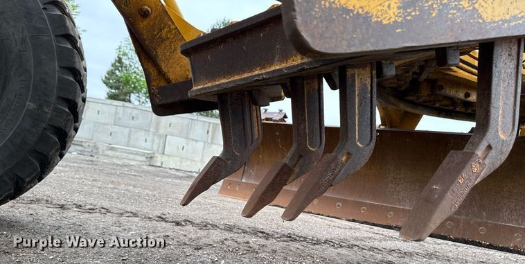 image for item DV2655 1985 Caterpillar 140G motor grader