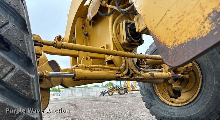 image for item DV2655 1985 Caterpillar 140G motor grader