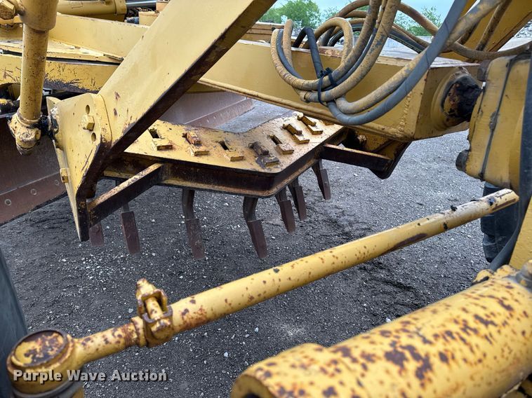 image for item DV2655 1985 Caterpillar 140G motor grader