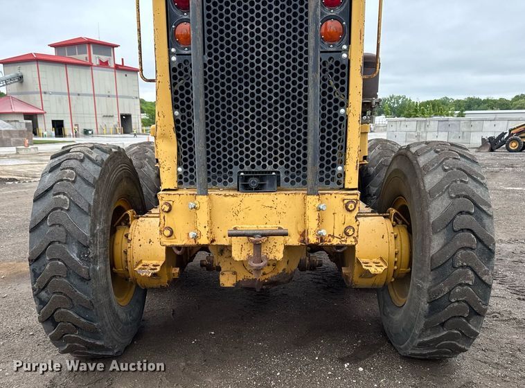 image for item DV2655 1985 Caterpillar 140G motor grader