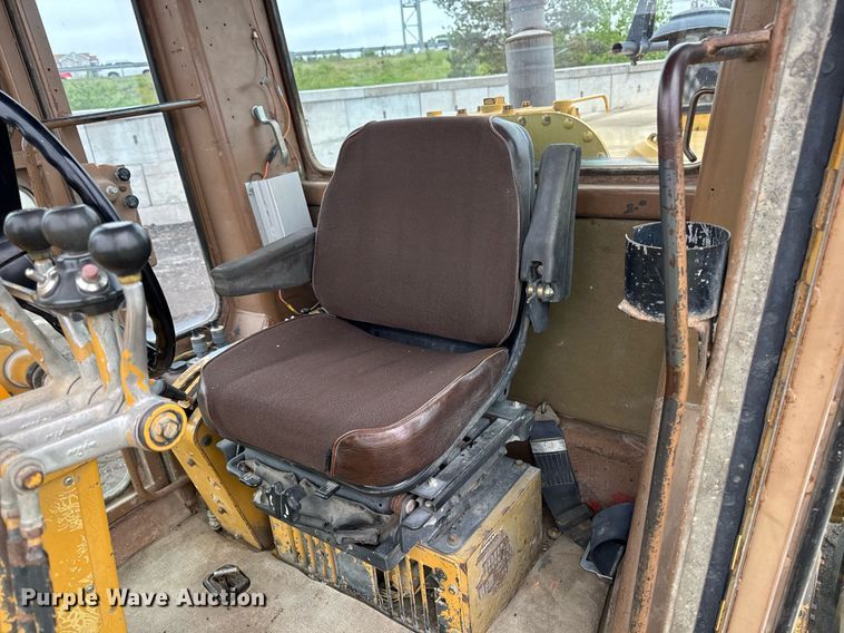 image for item DV2655 1985 Caterpillar 140G motor grader
