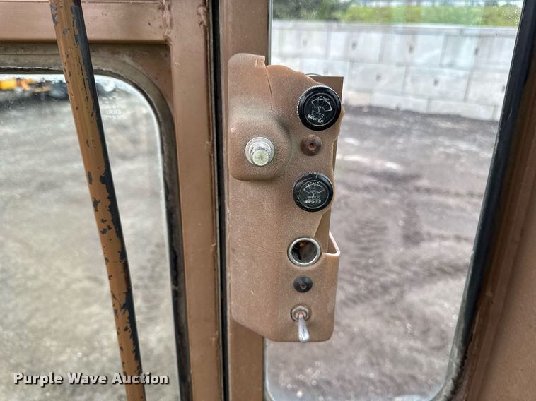 image for item DV2655 1985 Caterpillar 140G motor grader