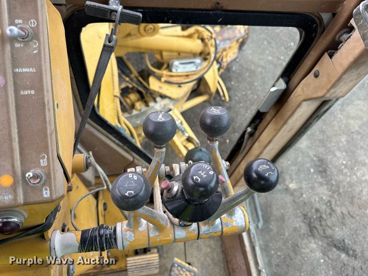 image for item DV2655 1985 Caterpillar 140G motor grader