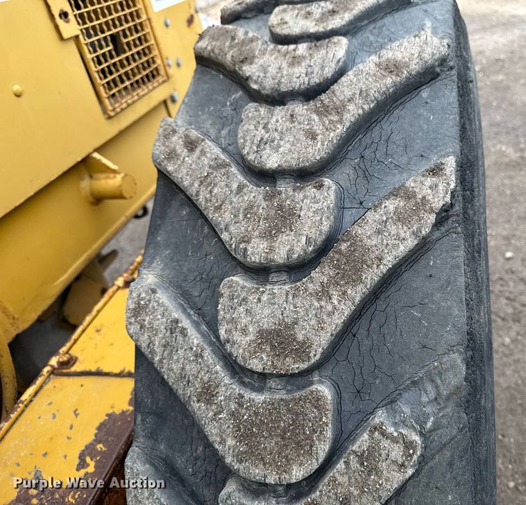 image for item DV2655 1985 Caterpillar 140G motor grader