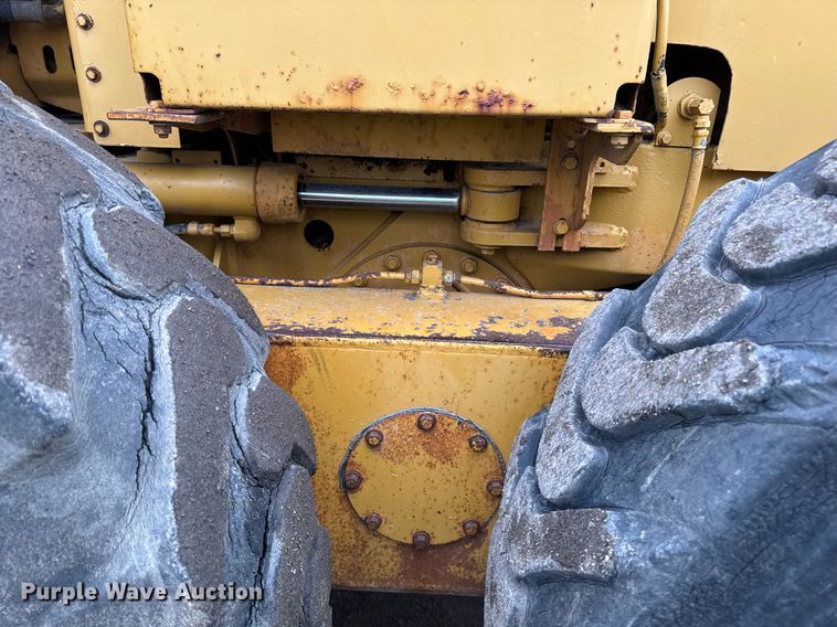 image for item DV2655 1985 Caterpillar 140G motor grader