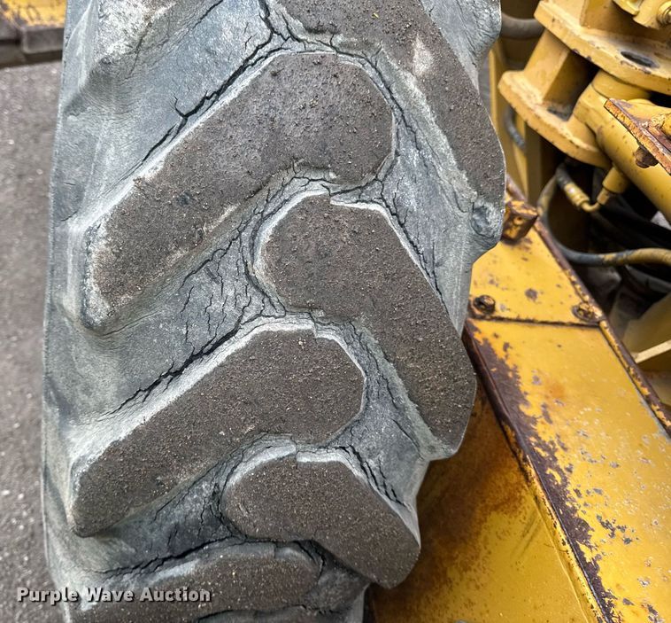 image for item DV2655 1985 Caterpillar 140G motor grader