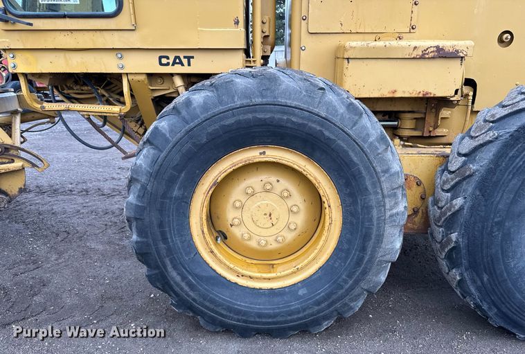 image for item DV2655 1985 Caterpillar 140G motor grader