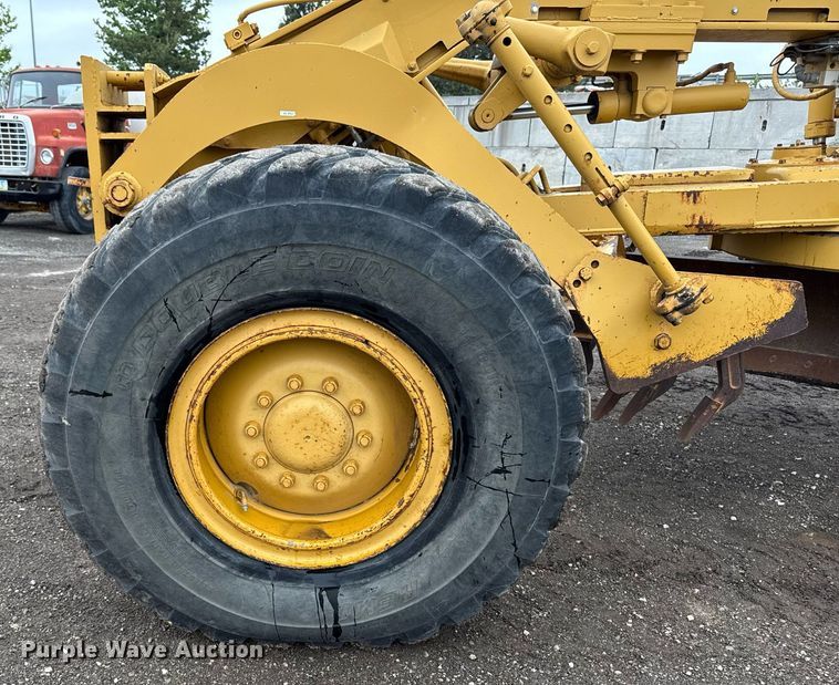 image for item DV2655 1985 Caterpillar 140G motor grader