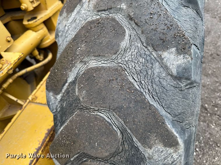 image for item DV2655 1985 Caterpillar 140G motor grader