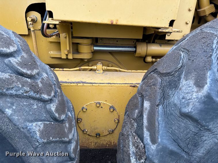 image for item DV2655 1985 Caterpillar 140G motor grader