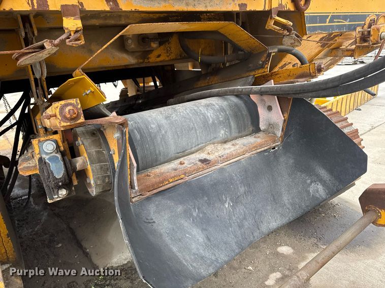 image for item DV2656 Gomaco 9500 trimmer