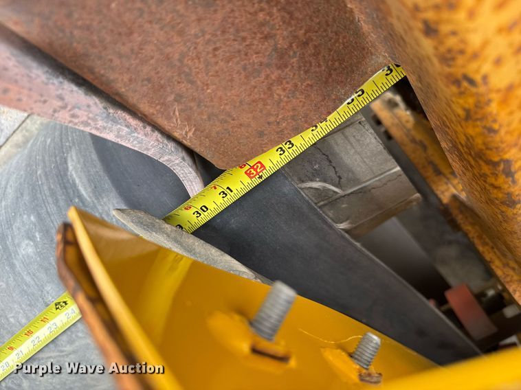 image for item DV2656 Gomaco 9500 trimmer