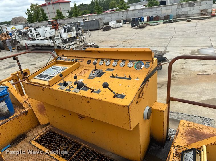 image for item DV2656 Gomaco 9500 trimmer