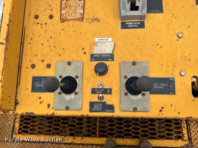 image for item DV2656 Gomaco 9500 trimmer